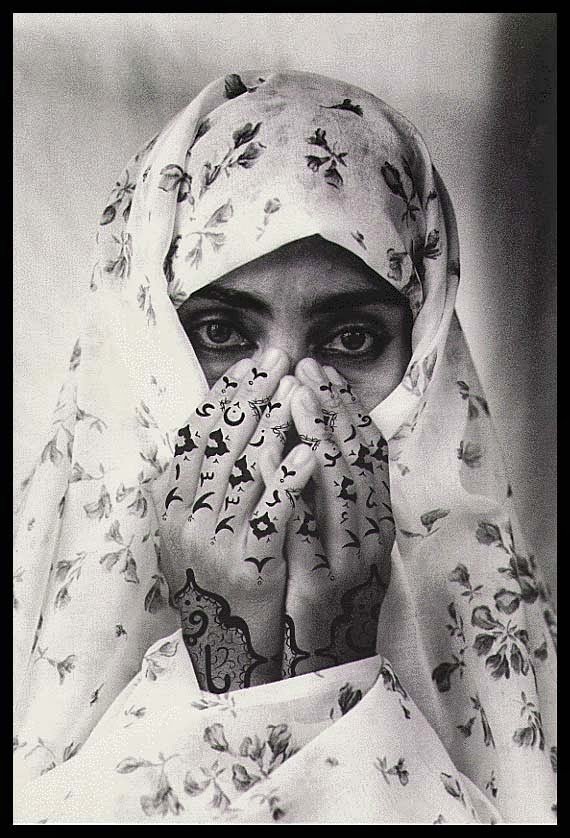 portrait photographe SHIRIN NESHAT